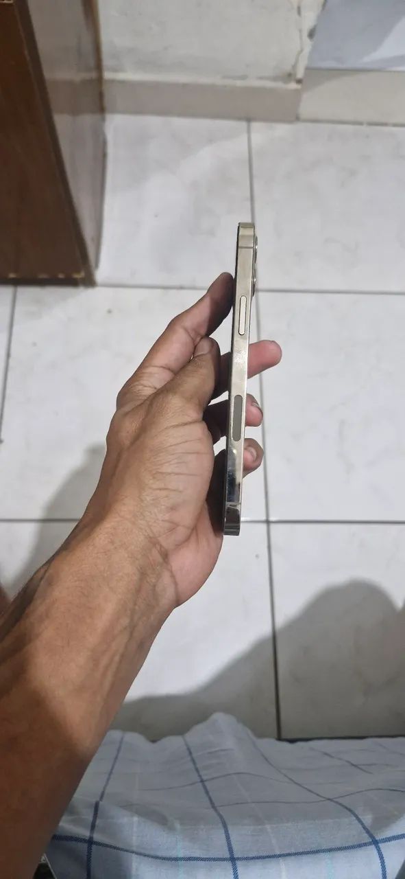 Vendo ou troco IPhone 12 pro 128 gigas - Foto 3