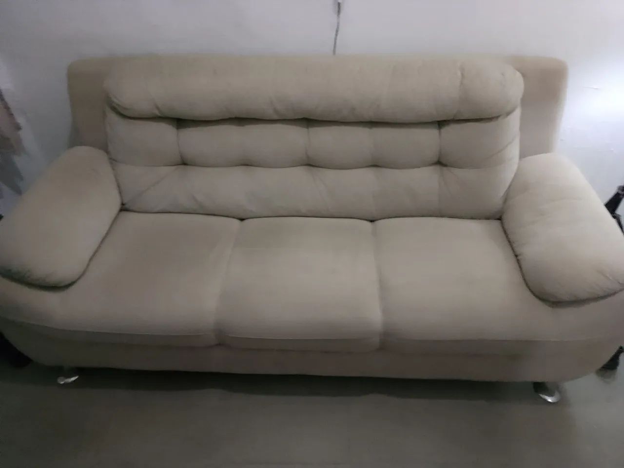 Vendo sofá três lugares