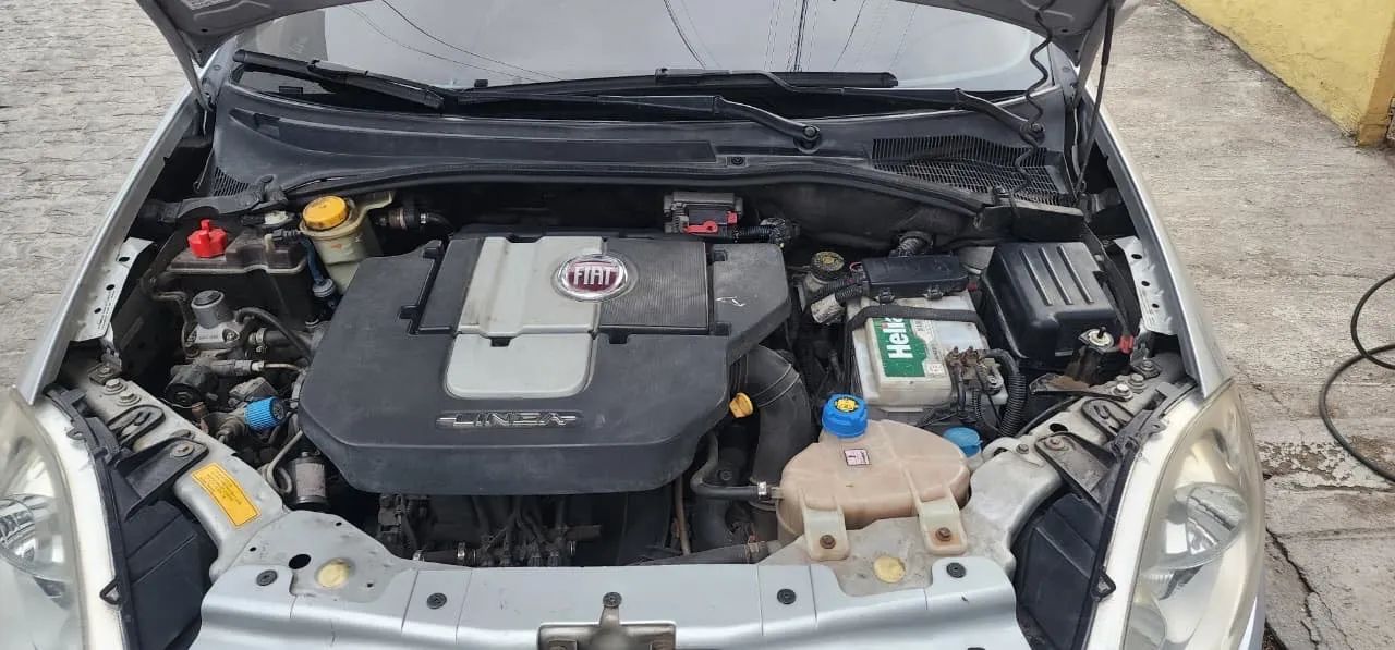 Fiat Linea Absolute 1.9/1.8 Flex Dualogic 4P 2012 - Foto 4
