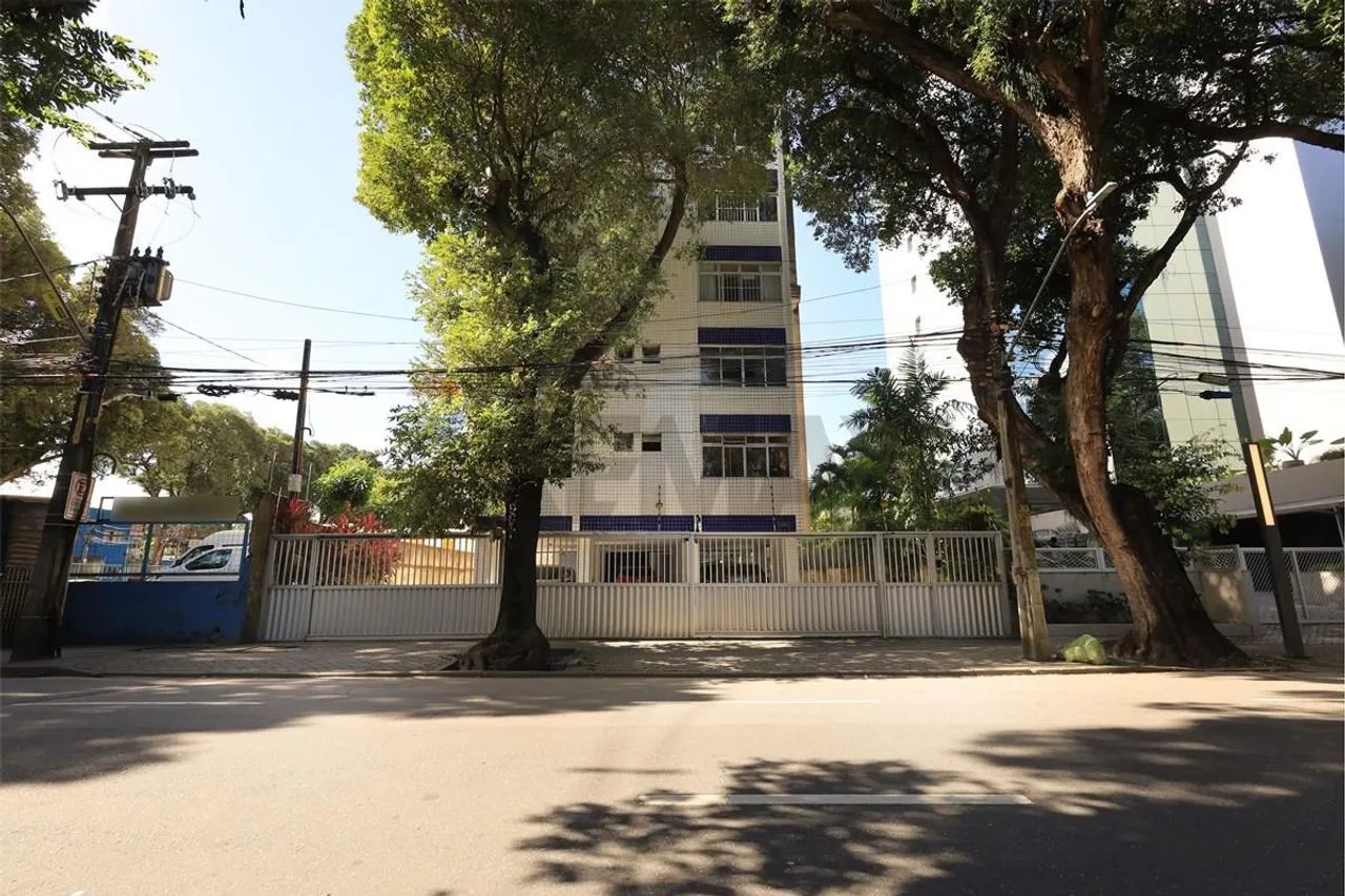 VENDO APARTAMENTO 230M² COM 4 QUARTOS + DEPENDÊNCIA COMPLETA NO EDIFÍCIO MARFIN NO BAIRRO 