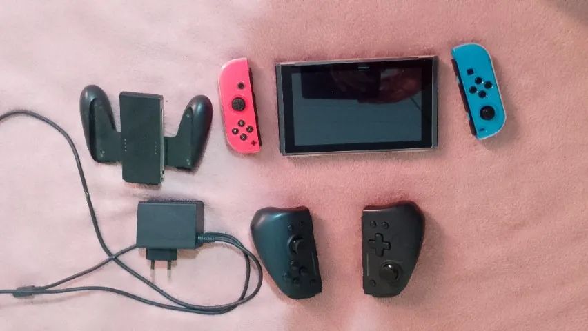 Nintendo switch V2 usado com capinha transparente sem dock 