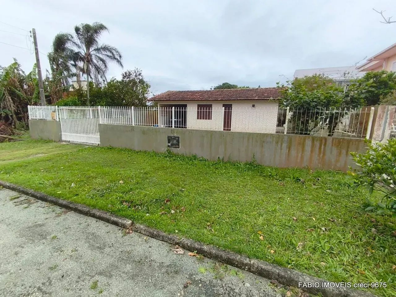 CASA/TERRENO À VENDA - PRAIA DA DANIELA - FLORIANÓPOLIS - SC - Foto 3