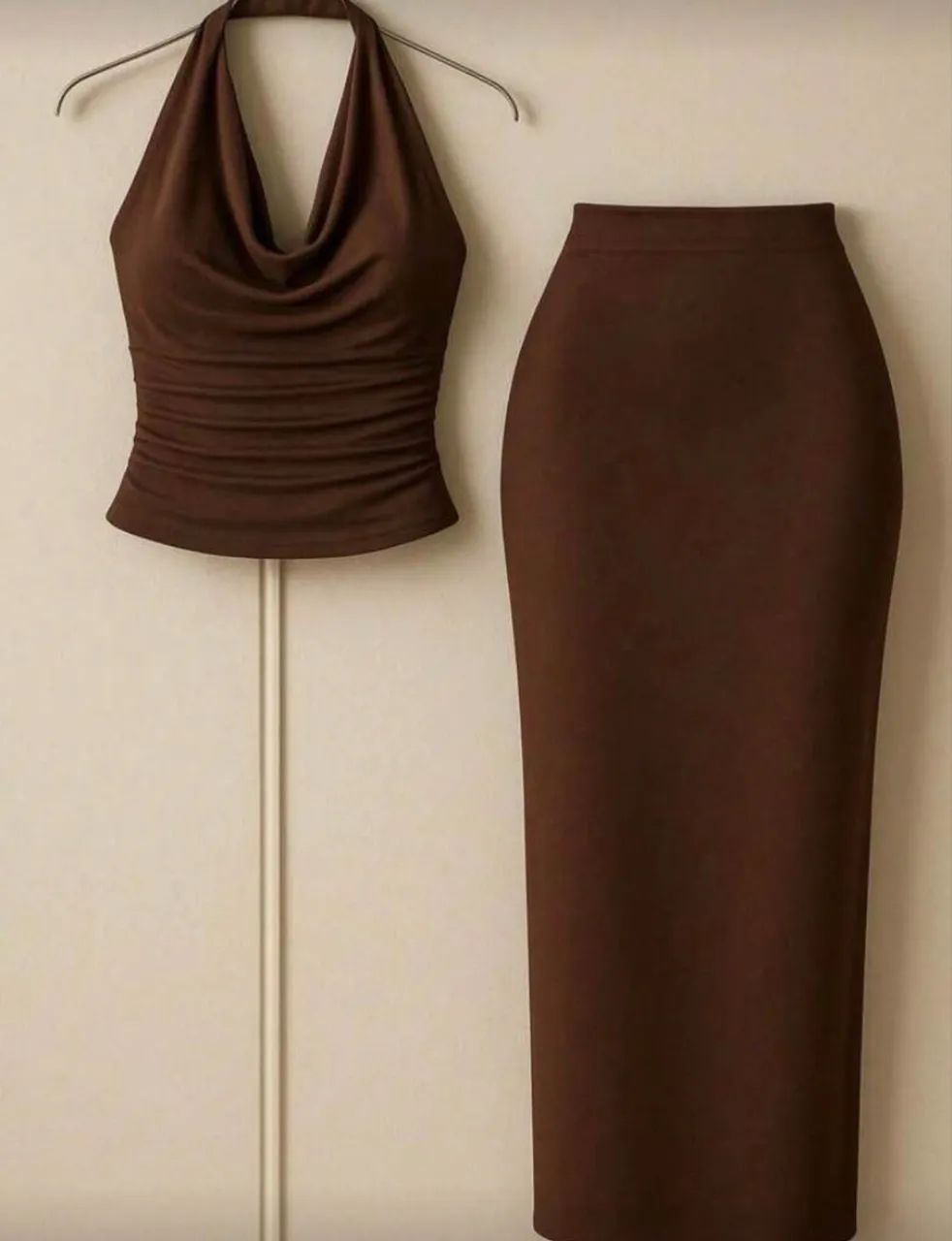 Conjunto cropped e saia