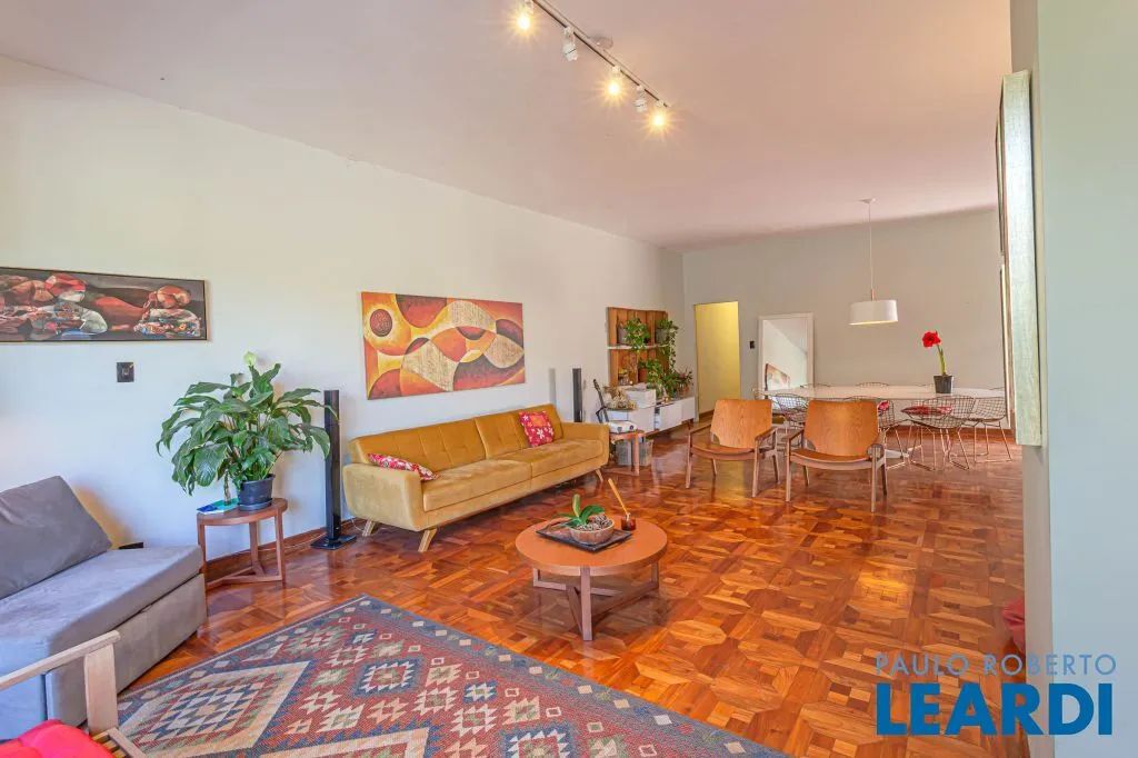 CASA ASSOBRADADA - ACLIMAÇÃO - SP