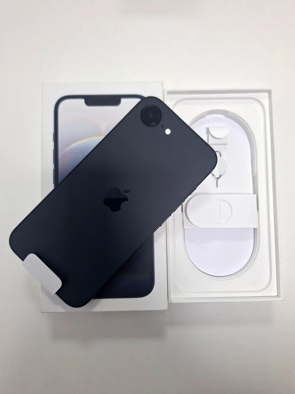 IPhone 16e 256gb  preto na caixa  - Foto 3