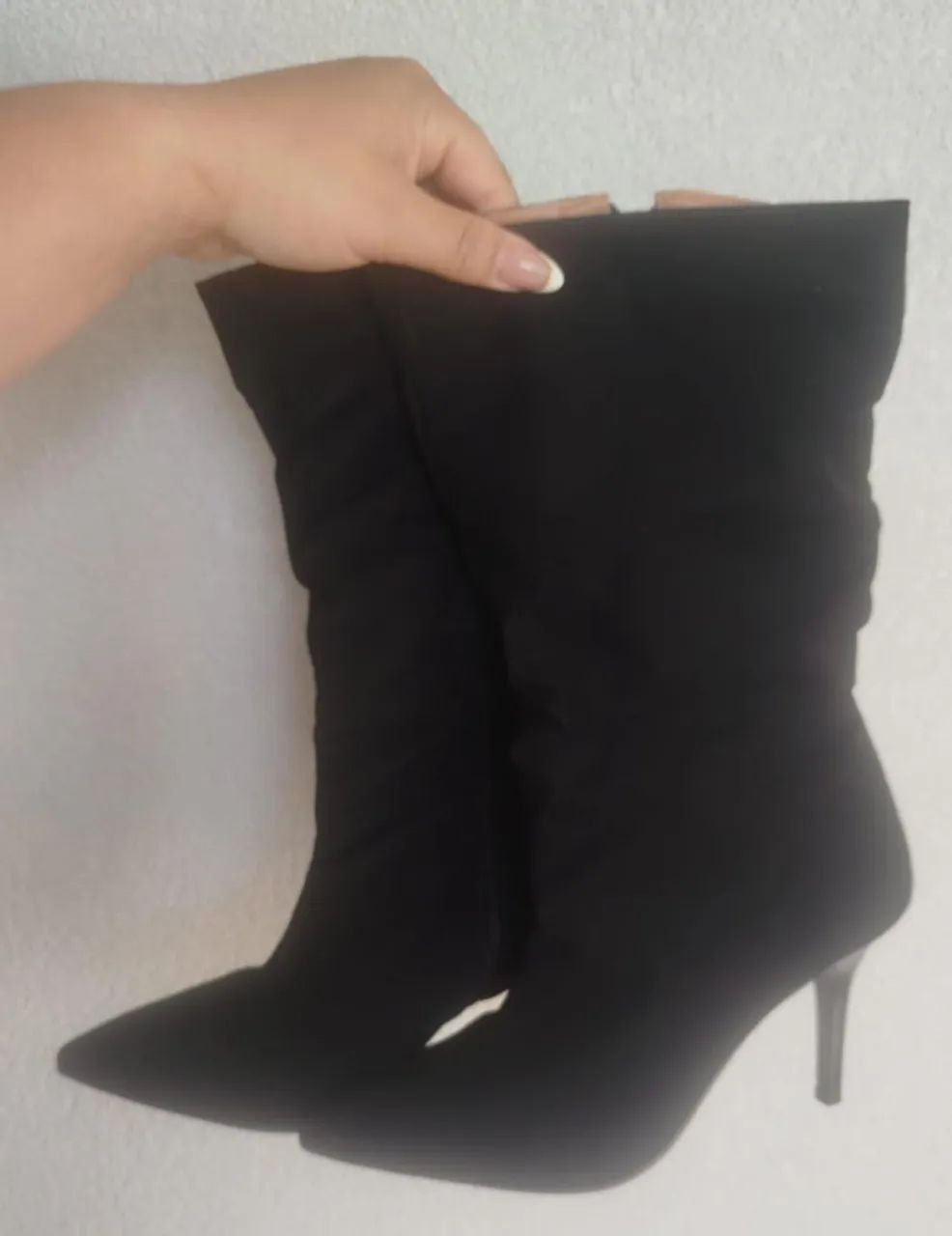 Bota camurça nova n 39 calça 38 - Foto 2