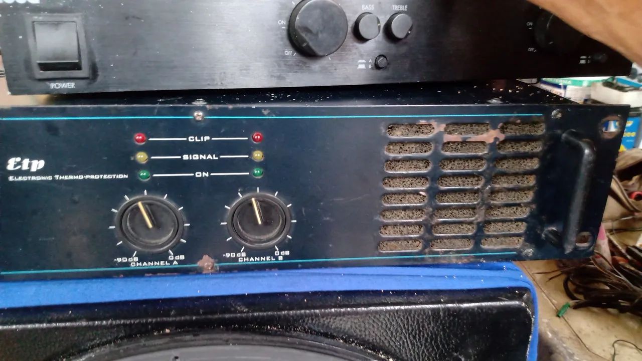 Vendo 2 Amplificadores - Foto 2