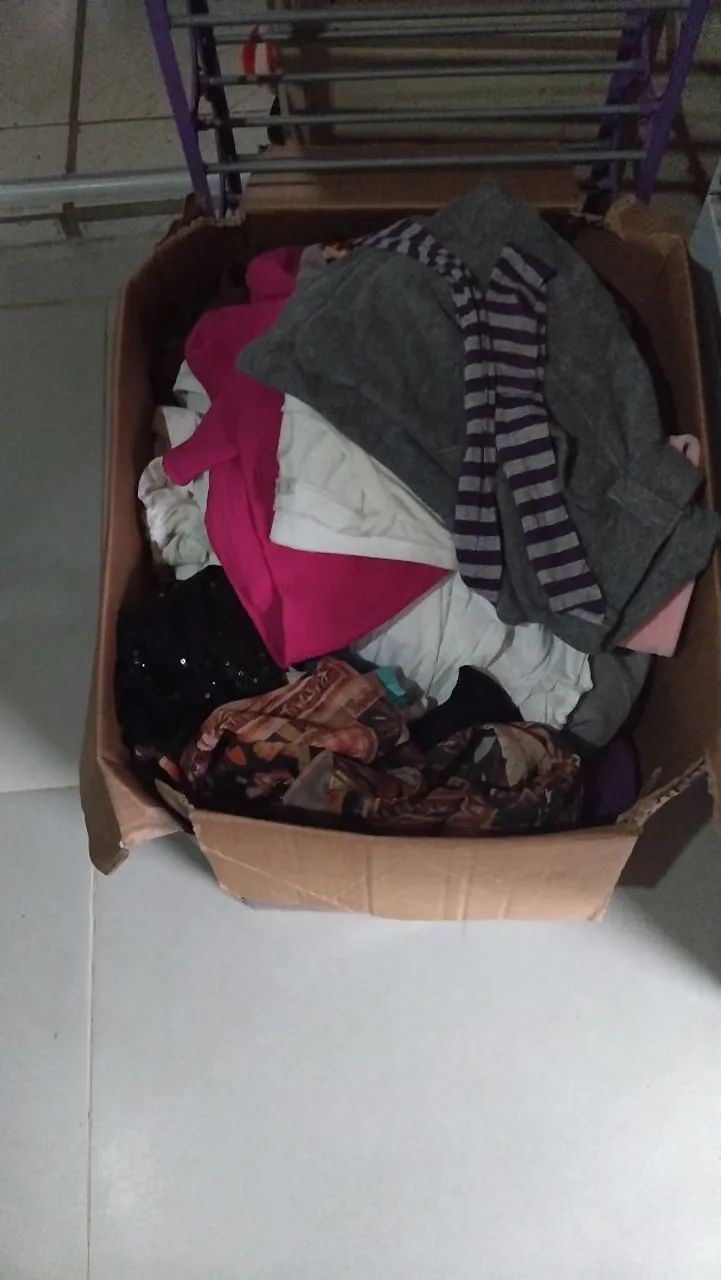 Venda e doação Combo roupas femininas todos tamanhos e doação de cabides e algumas peças  - Foto 2