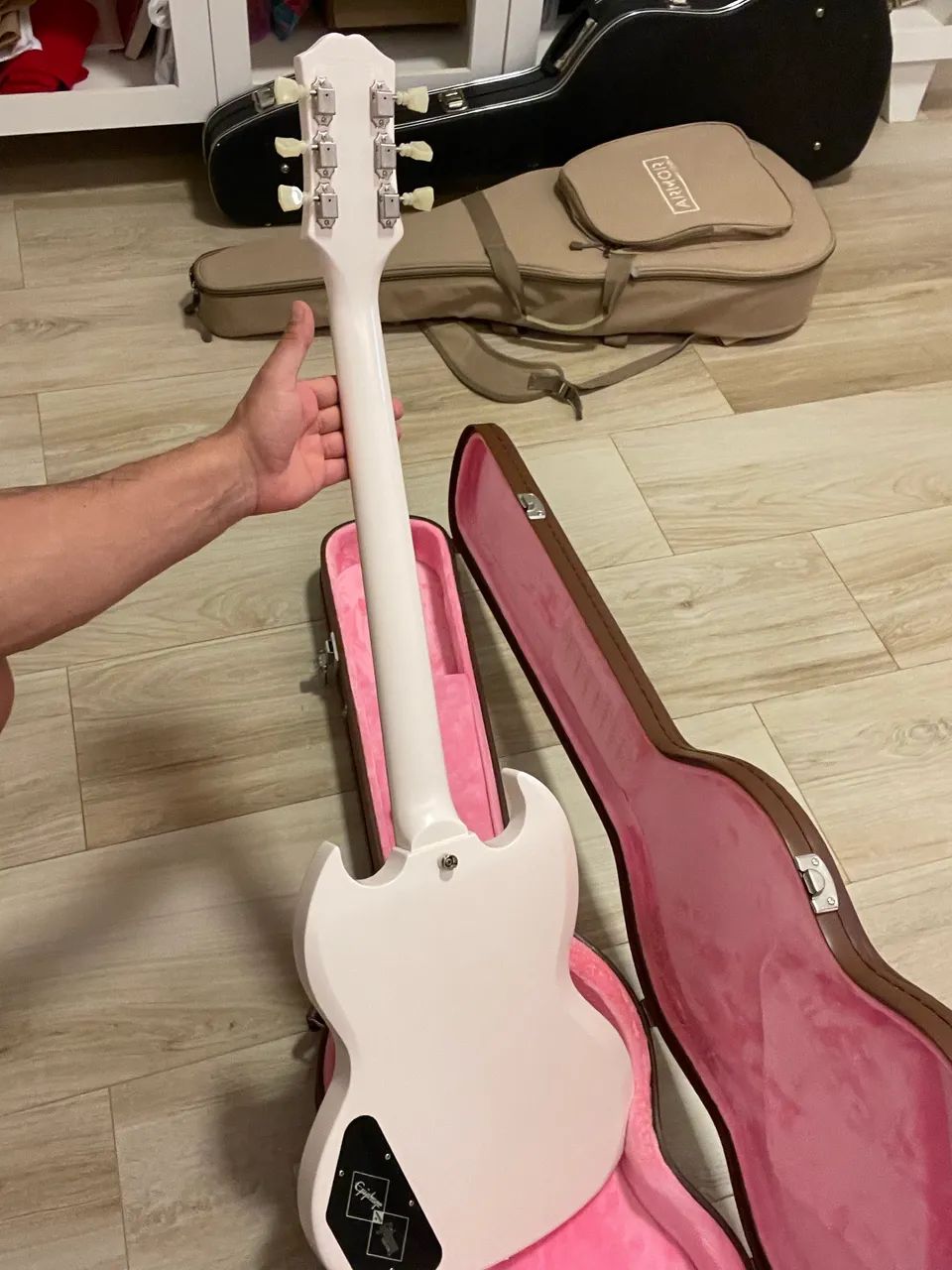 Epiphone SG Custom Inspired by Gibson Alpine White + Hard Case