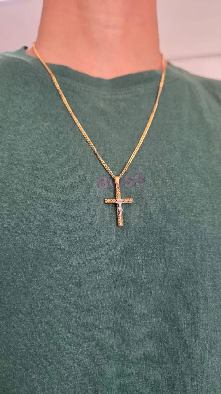 Corrente e pingente de ouro 18k  semi novos 