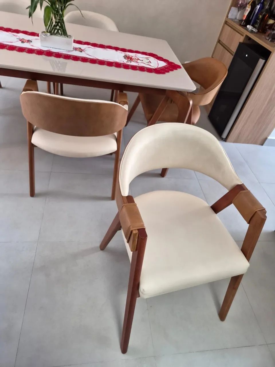 Mesa de Jantar com 6 cadeiras - Foto 4