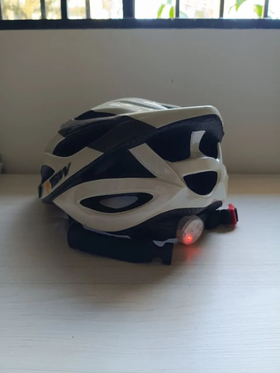 Capacete Mtb Tsw C/ Viseira E Led (bco/cnz 58-61 Cm)