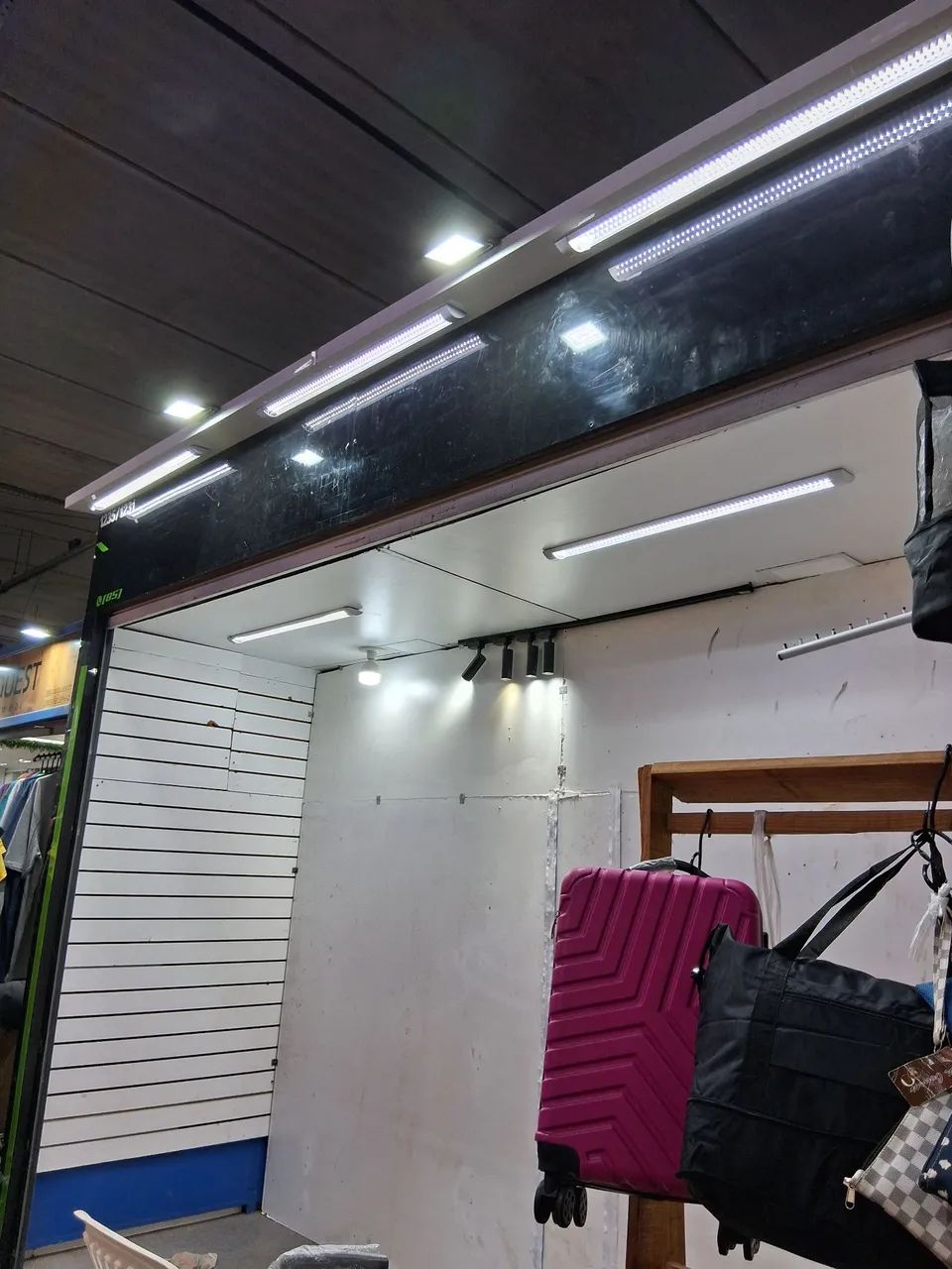 Vendo ou alugo dois box no centro fashion - Foto 3