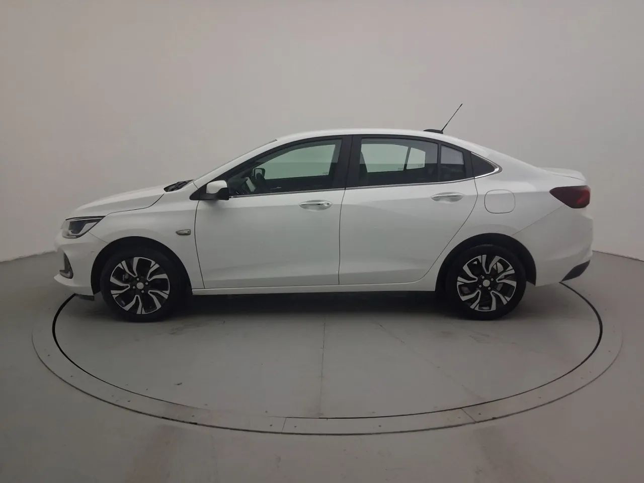 Chevrolet Onix Sedan Plus Premier 1.0 12V TB Flex Aut. 4P, foto 2 de 18