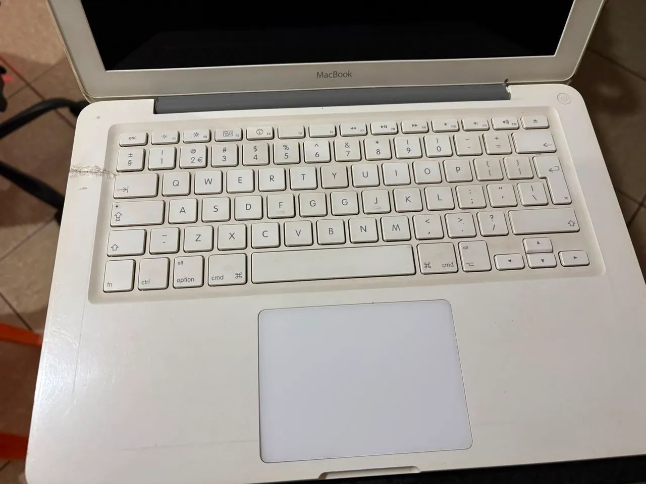Macbook com problema de sistema carcaça muito boa  - Foto 3