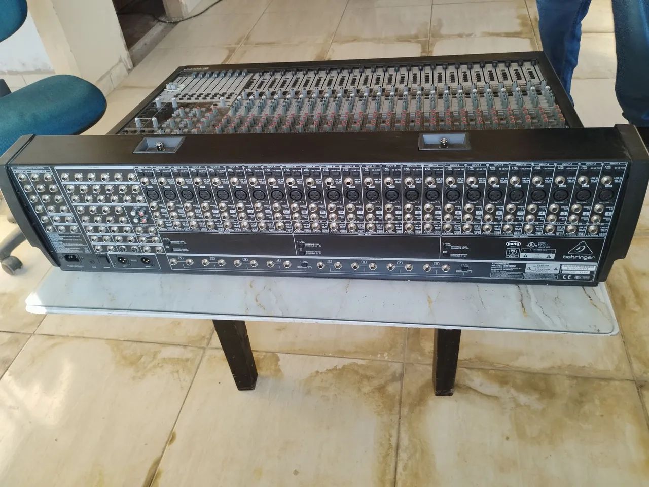 Mesa de som 48 canais Behringer B.A.R.A.T.O - Foto 2