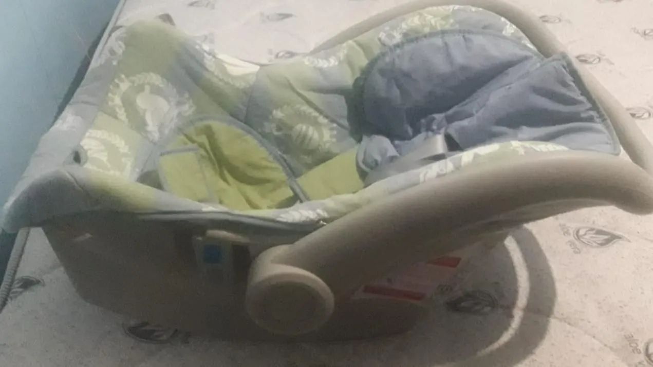Cadeirinha e bebê conforto  - Foto 3