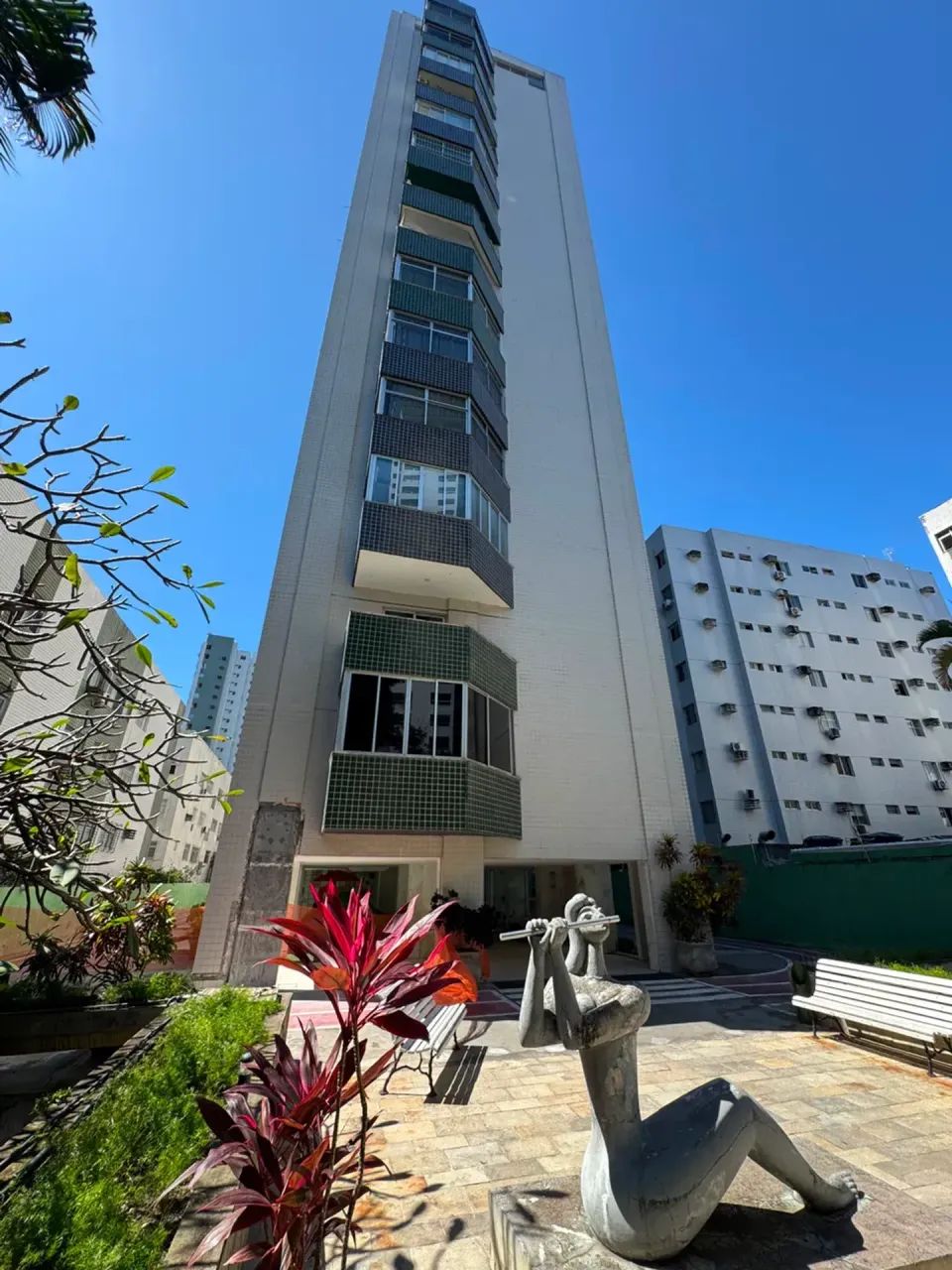 Apartamento lindo e espaçoso de 132 m² à venda no coração do Espinheiro - Foto 2