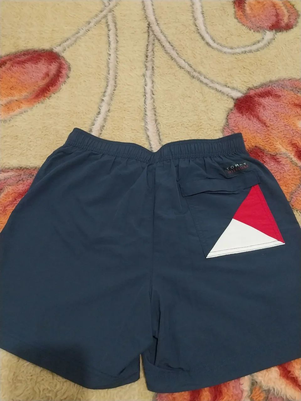 Bermuda Tommy Hilfiger tamanho M - Foto 2