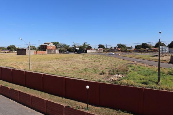 Apartamento com 3 quartos no Condomínio Residencial Lakeside - Bairro Residencial Itaipu - Foto 14