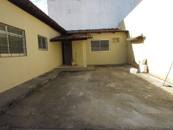 Casa com 4 quartos - Bairro Jardim América em Goiânia - Foto 2
