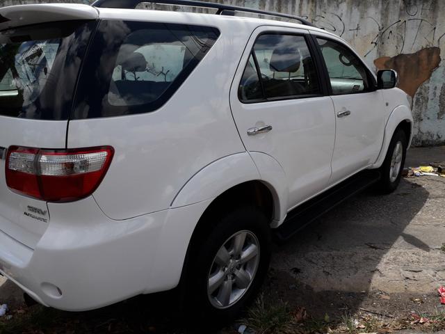 Toyota Hillux SW4 Automática 7 Lugares. - Foto 3