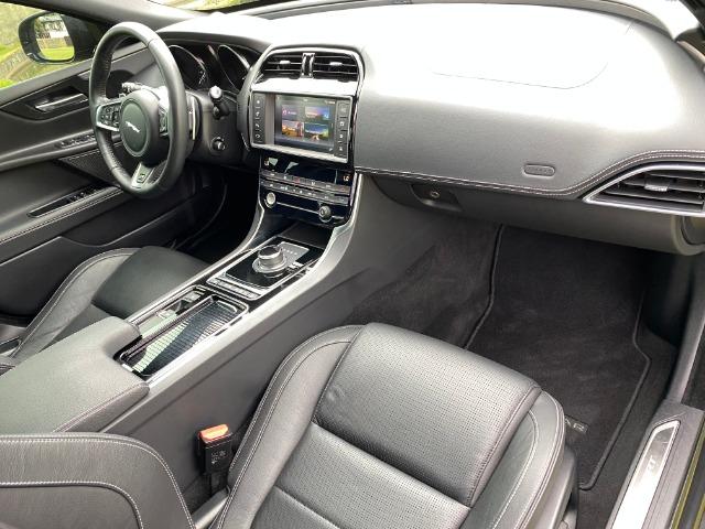 Jaguar Xe 2.0 TurboCharged R-Sport 2018 - Foto 7