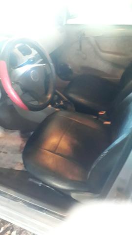 Vende-se carro Gol Documento pago Valor:6,000 - Foto 2