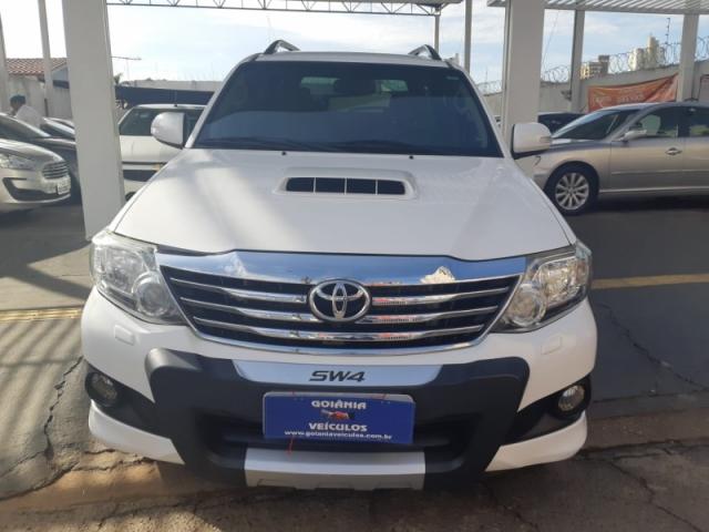 TOYOTA HILUX SW4 3.0 SRV 4X4 16V TURBO 2015 - Foto 2