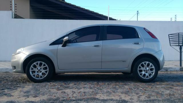 Fiat Punto ELX 1.4 2009/2010 Flex 8V, 5 portas, Cor prata