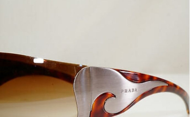 Óculos De Sol PRADA Vintage Feminino Autêntico Prada Escudo Flame Wave