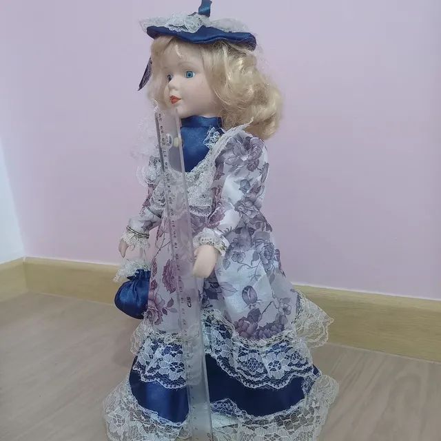 Vendo boneca de porcelana estilo dama antiga - Foto 6