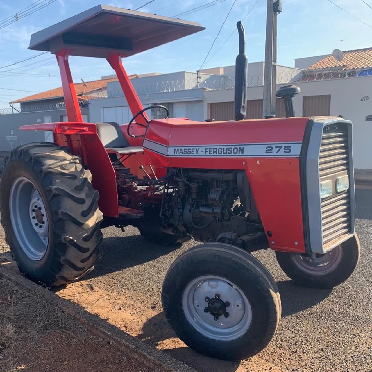 TRATOR MASSEY FERGUSON 275