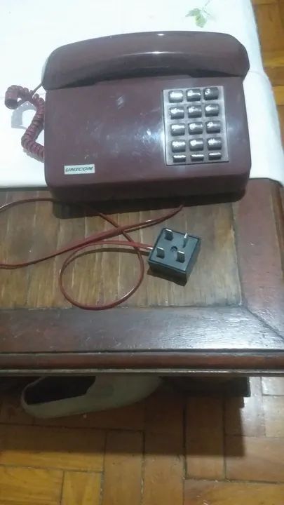 Telefone antigo de teclas 