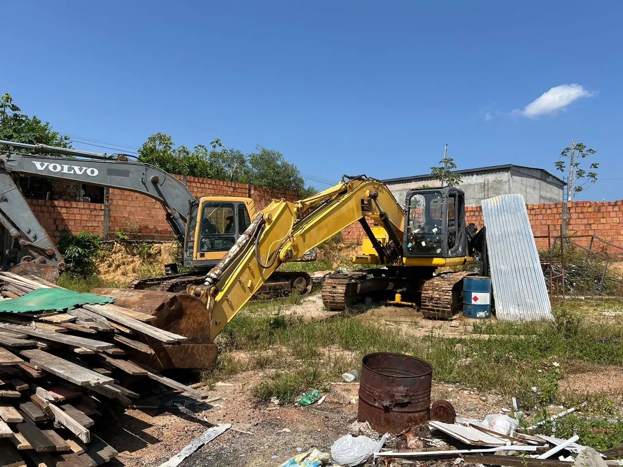 02 Tratores por apenas 300.000 - Foto 3