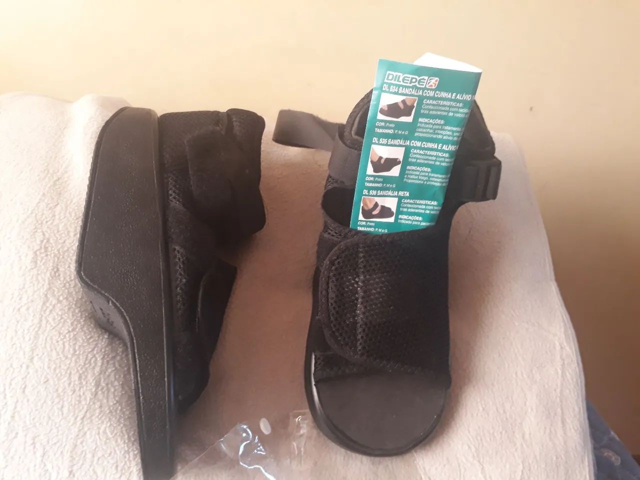 Sandália Ortopédica com Cunha e Alívio para Calcanhar