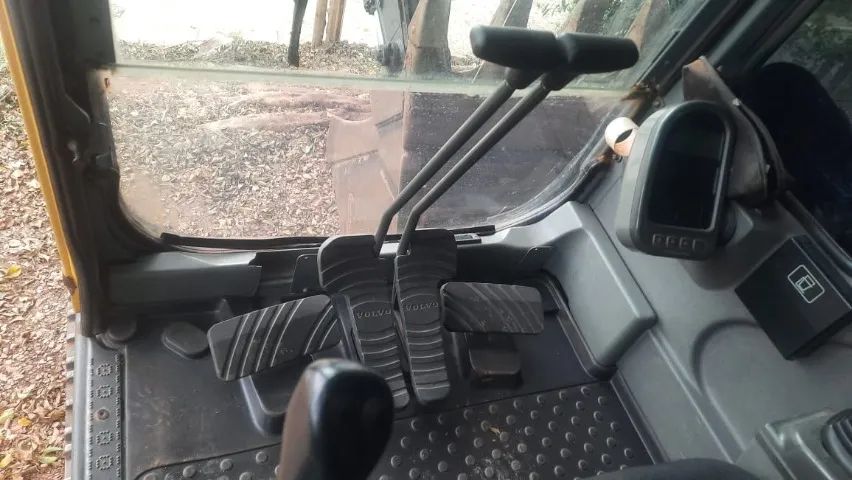 Escavadeira Volvo EC140 ano 2015 - Foto 5