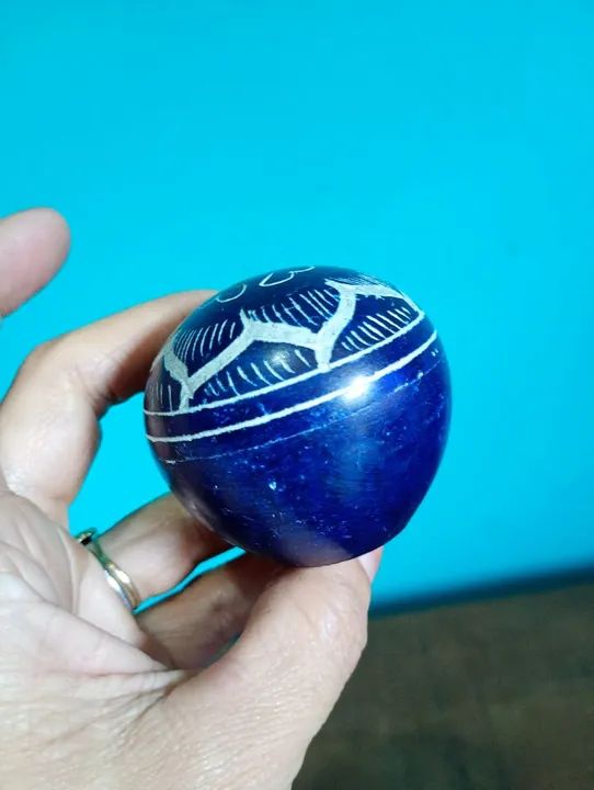 Antigo potiche com tampa esculpido em pedra sabão na cor azul<br><br>5 x 5 cm - Foto 5