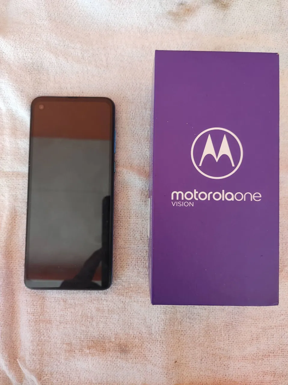 Motorola moto one vision