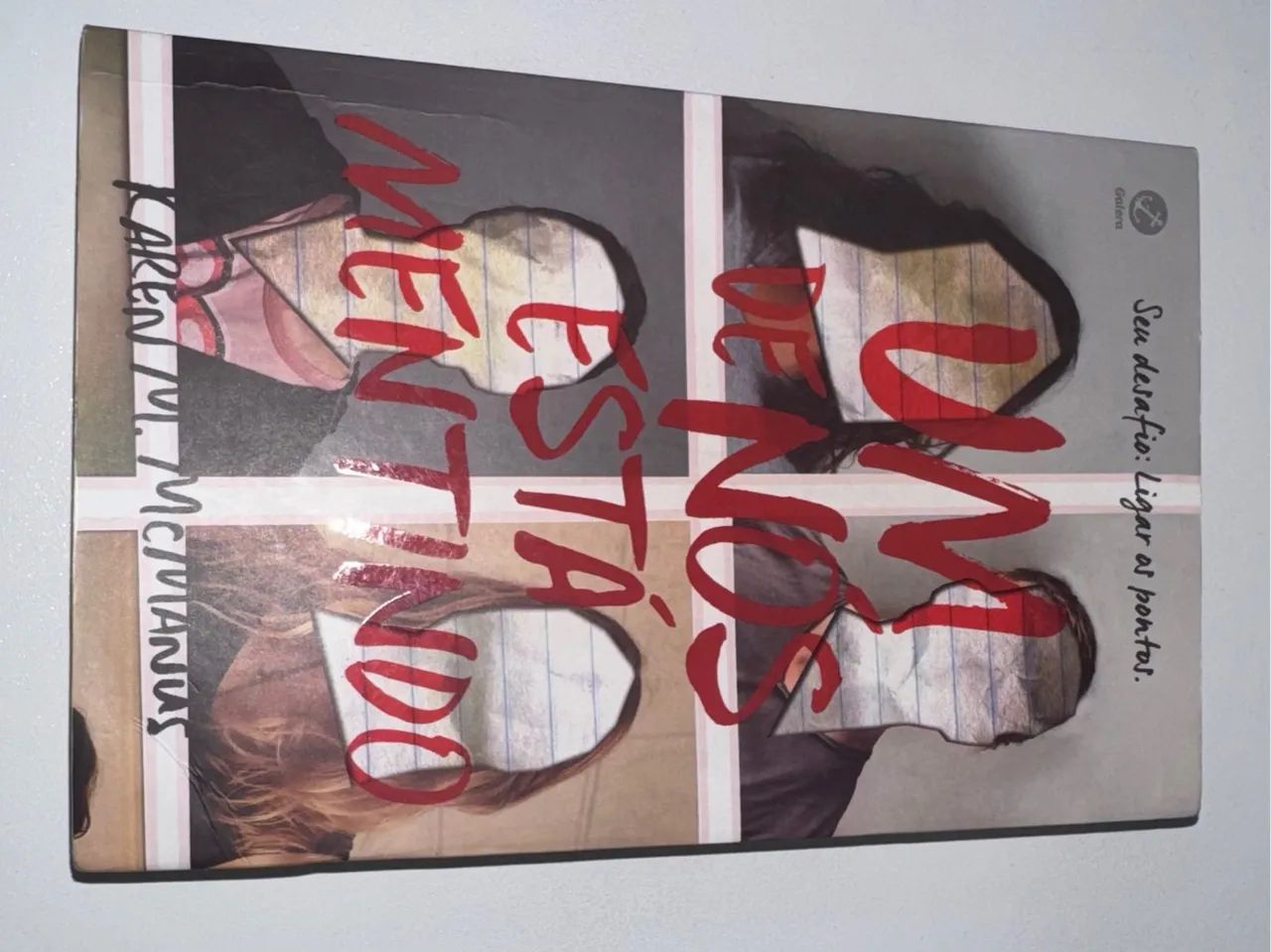 Livro Um de nós está mentindo 