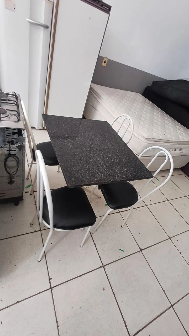 Mesa de mármore pequena 4 cadeiras - Foto 4