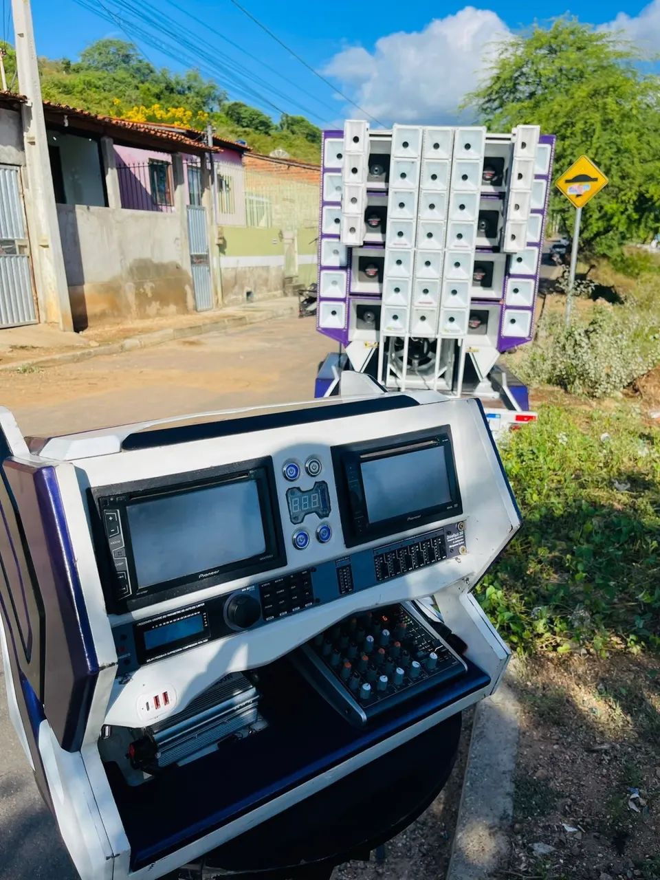 Som 3 graves64297329115139120