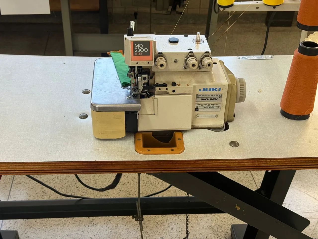 Máquina de Costura Overlock Juki 