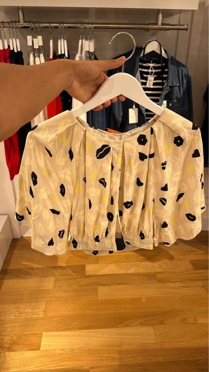 ANIMALE Blusa estampada com detalhes de boca