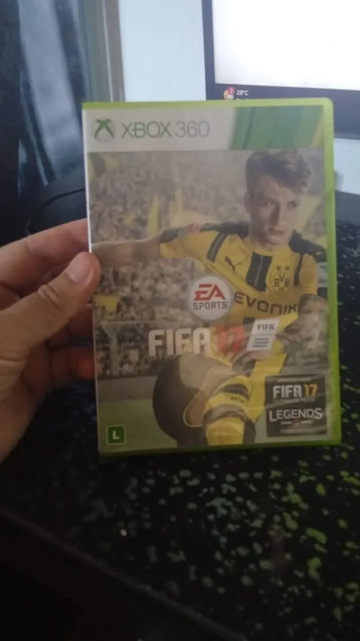 3 jogos originais de xbox 360 fifa 17 fifa 18 fifa 19 so o 17 que ta com capa - Foto 2