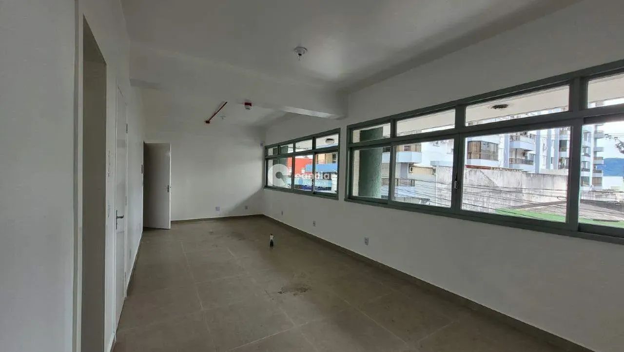 Sala Comercial no Prédio da CACISM - Localização Privilegiada - Foto 2