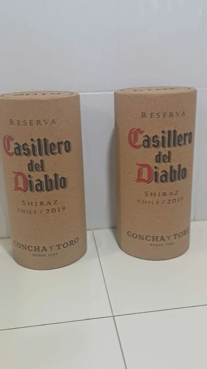 Par de banquetas com quite rolhas, Casillero del Diablo - Decorativa - Foto 3