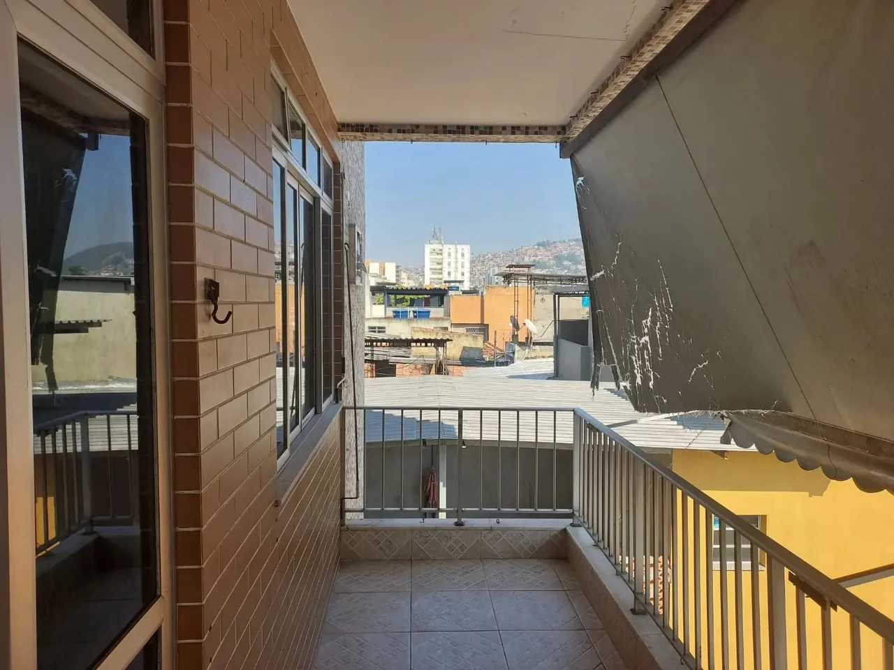 Vendo um Excelente Apartamento em Ramos - RJ