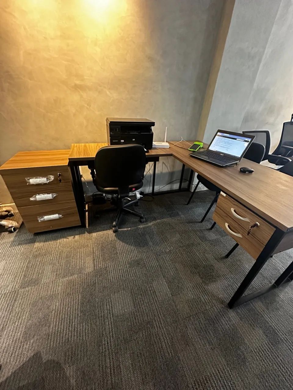 Mesa de Escritório em L com Gaveteiro - LOJA IKONMIXOFFICE  - Foto 3