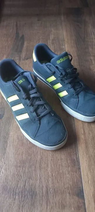 Tênis Adidas - Tamanho 39